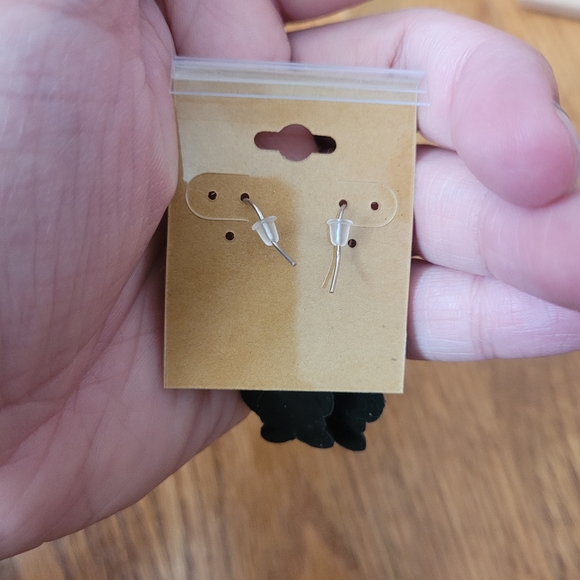 New Rubeus Hagrid Harry Potter Dangle Earrings - Picture 3 of 5